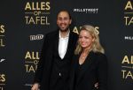 Amsterdam 1 november 2021
Premiere alles op tafel in het deLamar theater.