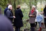 Alphen aan de Rijn 10 november 2021
Prinses Irene opent de Nationale Boomfeestdag. Samen met haar zoon prins Carlos, haar dochter prinses Margarita, schoondochter Viktoria en kleinkinderen plantte ze een Levensboom (een populier) in haar eigen Prinses IreneBos. Sterre Koning trad op .