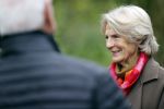 Alphen aan de Rijn 10 november 2021
Prinses Irene opent de Nationale Boomfeestdag. Samen met haar zoon prins Carlos, haar dochter prinses Margarita, schoondochter Viktoria en kleinkinderen plantte ze een Levensboom (een populier) in haar eigen Prinses IreneBos. Sterre Koning trad op .