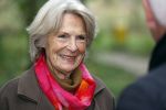 Alphen aan de Rijn 10 november 2021
Prinses Irene opent de Nationale Boomfeestdag. Samen met haar zoon prins Carlos, haar dochter prinses Margarita, schoondochter Viktoria en kleinkinderen plantte ze een Levensboom (een populier) in haar eigen Prinses IreneBos. Sterre Koning trad op .