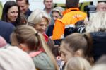 Alphen aan de Rijn 10 november 2021
Prinses Irene opent de Nationale Boomfeestdag. Samen met haar zoon prins Carlos, haar dochter prinses Margarita, schoondochter Viktoria en kleinkinderen plantte ze een Levensboom (een populier) in haar eigen Prinses IreneBos. Sterre Koning trad op .