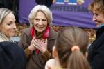 Alphen aan de Rijn 10 november 2021
Prinses Irene opent de Nationale Boomfeestdag. Samen met haar zoon prins Carlos, haar dochter prinses Margarita, schoondochter Viktoria en kleinkinderen plantte ze een Levensboom (een populier) in haar eigen Prinses IreneBos. Sterre Koning trad op .