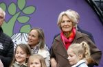 Alphen aan de Rijn 10 november 2021
Prinses Irene opent de Nationale Boomfeestdag. Samen met haar zoon prins Carlos, haar dochter prinses Margarita, schoondochter Viktoria en kleinkinderen plantte ze een Levensboom (een populier) in haar eigen Prinses IreneBos. Sterre Koning trad op .
