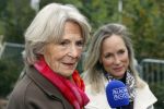 Alphen aan de Rijn 10 november 2021
Prinses Irene opent de Nationale Boomfeestdag. Samen met haar zoon prins Carlos, haar dochter prinses Margarita, schoondochter Viktoria en kleinkinderen plantte ze een Levensboom (een populier) in haar eigen Prinses IreneBos. Sterre Koning trad op .