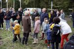 Alphen aan de Rijn 10 november 2021
Prinses Irene opent de Nationale Boomfeestdag. Samen met haar zoon prins Carlos, haar dochter prinses Margarita, schoondochter Viktoria en kleinkinderen plantte ze een Levensboom (een populier) in haar eigen Prinses IreneBos. Sterre Koning trad op .