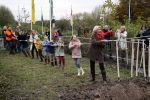 Alphen aan de Rijn 10 november 2021
Prinses Irene opent de Nationale Boomfeestdag. Samen met haar zoon prins Carlos, haar dochter prinses Margarita, schoondochter Viktoria en kleinkinderen plantte ze een Levensboom (een populier) in haar eigen Prinses IreneBos. Sterre Koning trad op .