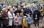 Alphen aan de Rijn 10 november 2021
Prinses Irene opent de Nationale Boomfeestdag. Samen met haar zoon prins Carlos, haar dochter prinses Margarita, schoondochter Viktoria en kleinkinderen plantte ze een Levensboom (een populier) in haar eigen Prinses IreneBos. Sterre Koning trad op .