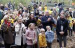 Alphen aan de Rijn 10 november 2021
Prinses Irene opent de Nationale Boomfeestdag. Samen met haar zoon prins Carlos, haar dochter prinses Margarita, schoondochter Viktoria en kleinkinderen plantte ze een Levensboom (een populier) in haar eigen Prinses IreneBos. Sterre Koning trad op .
