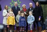 Alphen aan de Rijn 10 november 2021
Prinses Irene opent de Nationale Boomfeestdag. Samen met haar zoon prins Carlos, haar dochter prinses Margarita, schoondochter Viktoria en kleinkinderen plantte ze een Levensboom (een populier) in haar eigen Prinses IreneBos. Sterre Koning trad op .