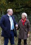 Alphen aan de Rijn 10 november 2021
Prinses Irene opent de Nationale Boomfeestdag. Samen met haar zoon prins Carlos, haar dochter prinses Margarita, schoondochter Viktoria en kleinkinderen plantte ze een Levensboom (een populier) in haar eigen Prinses IreneBos. Sterre Koning trad op .