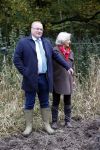 Alphen aan de Rijn 10 november 2021
Prinses Irene opent de Nationale Boomfeestdag. Samen met haar zoon prins Carlos, haar dochter prinses Margarita, schoondochter Viktoria en kleinkinderen plantte ze een Levensboom (een populier) in haar eigen Prinses IreneBos. Sterre Koning trad op .
