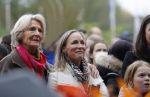 Alphen aan de Rijn 10 november 2021
Prinses Irene opent de Nationale Boomfeestdag. Samen met haar zoon prins Carlos, haar dochter prinses Margarita, schoondochter Viktoria en kleinkinderen plantte ze een Levensboom (een populier) in haar eigen Prinses IreneBos. Sterre Koning trad op .