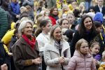 Alphen aan de Rijn 10 november 2021
Prinses Irene opent de Nationale Boomfeestdag. Samen met haar zoon prins Carlos, haar dochter prinses Margarita, schoondochter Viktoria en kleinkinderen plantte ze een Levensboom (een populier) in haar eigen Prinses IreneBos. Sterre Koning trad op .
