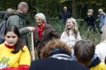 Alphen aan de Rijn 10 november 2021
Prinses Irene opent de Nationale Boomfeestdag. Samen met haar zoon prins Carlos, haar dochter prinses Margarita, schoondochter Viktoria en kleinkinderen plantte ze een Levensboom (een populier) in haar eigen Prinses IreneBos. Sterre Koning trad op .