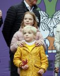 Alphen aan de Rijn 10 november 2021
Prinses Irene opent de Nationale Boomfeestdag. Samen met haar zoon prins Carlos, haar dochter prinses Margarita, schoondochter Viktoria en kleinkinderen plantte ze een Levensboom (een populier) in haar eigen Prinses IreneBos. Sterre Koning trad op .