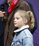 Alphen aan de Rijn 10 november 2021
Prinses Irene opent de Nationale Boomfeestdag. Samen met haar zoon prins Carlos, haar dochter prinses Margarita, schoondochter Viktoria en kleinkinderen plantte ze een Levensboom (een populier) in haar eigen Prinses IreneBos. Sterre Koning trad op .