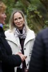Alphen aan de Rijn 10 november 2021
Prinses Irene opent de Nationale Boomfeestdag. Samen met haar zoon prins Carlos, haar dochter prinses Margarita, schoondochter Viktoria en kleinkinderen plantte ze een Levensboom (een populier) in haar eigen Prinses IreneBos. Sterre Koning trad op .