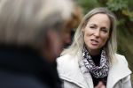 Alphen aan de Rijn 10 november 2021
Prinses Irene opent de Nationale Boomfeestdag. Samen met haar zoon prins Carlos, haar dochter prinses Margarita, schoondochter Viktoria en kleinkinderen plantte ze een Levensboom (een populier) in haar eigen Prinses IreneBos. Sterre Koning trad op .