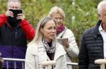 Alphen aan de Rijn 10 november 2021
Prinses Irene opent de Nationale Boomfeestdag. Samen met haar zoon prins Carlos, haar dochter prinses Margarita, schoondochter Viktoria en kleinkinderen plantte ze een Levensboom (een populier) in haar eigen Prinses IreneBos. Sterre Koning trad op .