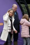Alphen aan de Rijn 10 november 2021
Prinses Irene opent de Nationale Boomfeestdag. Samen met haar zoon prins Carlos, haar dochter prinses Margarita, schoondochter Viktoria en kleinkinderen plantte ze een Levensboom (een populier) in haar eigen Prinses IreneBos. Sterre Koning trad op .