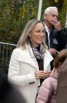 Alphen aan de Rijn 10 november 2021
Prinses Irene opent de Nationale Boomfeestdag. Samen met haar zoon prins Carlos, haar dochter prinses Margarita, schoondochter Viktoria en kleinkinderen plantte ze een Levensboom (een populier) in haar eigen Prinses IreneBos. Sterre Koning trad op .