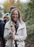 Alphen aan de Rijn 10 november 2021
Prinses Irene opent de Nationale Boomfeestdag. Samen met haar zoon prins Carlos, haar dochter prinses Margarita, schoondochter Viktoria en kleinkinderen plantte ze een Levensboom (een populier) in haar eigen Prinses IreneBos. Sterre Koning trad op .