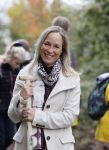 Alphen aan de Rijn 10 november 2021
Prinses Irene opent de Nationale Boomfeestdag. Samen met haar zoon prins Carlos, haar dochter prinses Margarita, schoondochter Viktoria en kleinkinderen plantte ze een Levensboom (een populier) in haar eigen Prinses IreneBos. Sterre Koning trad op .