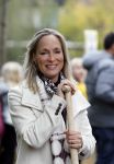 Alphen aan de Rijn 10 november 2021
Prinses Irene opent de Nationale Boomfeestdag. Samen met haar zoon prins Carlos, haar dochter prinses Margarita, schoondochter Viktoria en kleinkinderen plantte ze een Levensboom (een populier) in haar eigen Prinses IreneBos. Sterre Koning trad op .