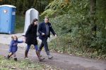 Alphen aan de Rijn 10 november 2021
Prinses Irene opent de Nationale Boomfeestdag. Samen met haar zoon prins Carlos, haar dochter prinses Margarita, schoondochter Viktoria en kleinkinderen plantte ze een Levensboom (een populier) in haar eigen Prinses IreneBos. Sterre Koning trad op .