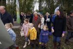 Alphen aan de Rijn 10 november 2021
Prinses Irene opent de Nationale Boomfeestdag. Samen met haar zoon prins Carlos, haar dochter prinses Margarita, schoondochter Viktoria en kleinkinderen plantte ze een Levensboom (een populier) in haar eigen Prinses IreneBos. Sterre Koning trad op .