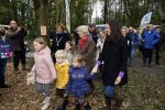 Alphen aan de Rijn 10 november 2021
Prinses Irene opent de Nationale Boomfeestdag. Samen met haar zoon prins Carlos, haar dochter prinses Margarita, schoondochter Viktoria en kleinkinderen plantte ze een Levensboom (een populier) in haar eigen Prinses IreneBos. Sterre Koning trad op .