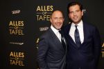 Amsterdam 1 november 2021
Premiere alles op tafel in het deLamar theater.
Ramon Mesman met een kennis