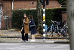 Amsterdam 26 oktober 2021
Roos ten Brink met dochter op straat in Amsterdam zuid