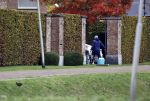Bergschenhoek 23 oktober 2021
De auto's van de vader van Sarah v Soelen worden gewassen bij hun huis