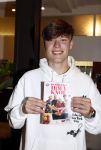 Hilversum 20 oktober 2021
Boek presentatie Irma Knol met haar zoons Milan Knol Enzo Knol en Sjen Knol