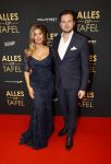 Amsterdam 1 november 2021
Premiere alles op tafel in het deLamar theater.
Stephanie Tency met partner