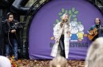 Alphen aan de Rijn 10 november 2021
Nationale Boomfeestdag met oa Sterre Koning en band Friday .