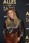 Amsterdam 1 november 2021
Premiere alles op tafel in het deLamar theater.
Vivian Slingerland