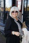 Amsterdam 24 oktober 2021
Willeke Alberti krijgt de blijvend applaus prijs in de kleine  Komedie. Zoon Johnny de Mol is ook aanwezig.