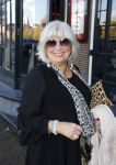 Amsterdam 24 oktober 2021
Willeke Alberti krijgt de blijvend applaus prijs in de kleine  Komedie. Zoon Johnny de Mol is ook aanwezig.