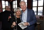 Amsterdam 24 oktober 2021
Willeke Alberti krijgt de blijvend applaus prijs in de kleine  Komedie. Zoon Johnny de Mol is ook aanwezig. Willeke met Andre v Duin