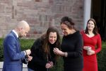 Amsterdam 5 november 2021
Slaan van Munt Herman Brood ivm 75e verjaardag. Zijn vrouw Xandra en dochters Holly Lola en Brenda  zijn natuurlijk aanwezig.