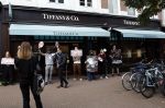 Amsterdam 29 oktober 2022
Aktievoerders op de pc hooftstraat tegen dierenleed. Ze staan voor Tiffany&Co