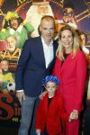 Utrecht 8 oktober 2022
Premiere de club van sinterklaas met oa Britt Dekker en Lavezzi Rutjes . Alexandra Alphenaar met man en zoon