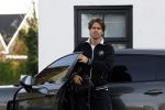 Mijdrecht Vinkeveen 30 oktober 2022
Andre Hazes zijn auto bij zijn moeder en daarna ging hij trainen in Mijdrecht en daarna op de koffie vij zijn neef Djarno Hofland in Vinkeveen.