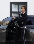 Mijdrecht Vinkeveen 30 oktober 2022
Andre Hazes zijn auto bij zijn moeder en daarna ging hij trainen in Mijdrecht en daarna op de koffie vij zijn neef Djarno Hofland in Vinkeveen.