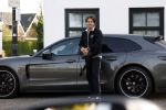 Mijdrecht Vinkeveen 30 oktober 2022
Andre Hazes zijn auto bij zijn moeder en daarna ging hij trainen in Mijdrecht en daarna op de koffie vij zijn neef Djarno Hofland in Vinkeveen.