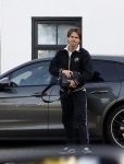 Mijdrecht Vinkeveen 30 oktober 2022
Andre Hazes zijn auto bij zijn moeder en daarna ging hij trainen in Mijdrecht en daarna op de koffie vij zijn neef Djarno Hofland in Vinkeveen.