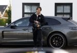 Mijdrecht Vinkeveen 30 oktober 2022
Andre Hazes zijn auto bij zijn moeder en daarna ging hij trainen in Mijdrecht en daarna op de koffie vij zijn neef Djarno Hofland in Vinkeveen.