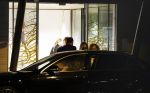 Schiphol - Amstelveen 16 oktober 2022
Andre Hazes en zijn nieuwe vriendin Sarah Sabil arriveren na hun eerste vakantie samen in Dubai bij de VIP op schiphol en daarna brengt taxi Sarah naar haar huis in Amstelveen.